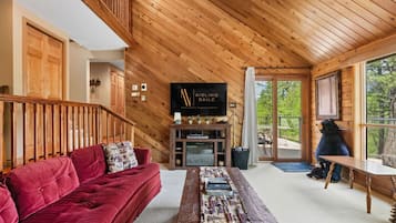 Smart TV, fireplace, DVD player