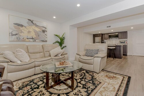 Luxury basement apartment in Oakville