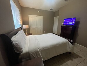 4 dormitorios, tabla de planchar con plancha, wifi y ropa de cama