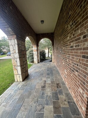 Property grounds - Spacious 4 Bed/2 Bath Home in the Woodlands (Spring)