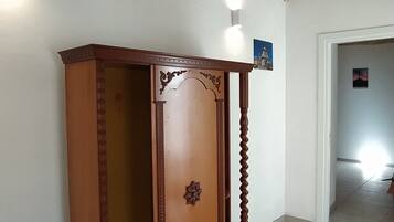 Interni