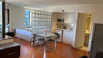 Apartamento estándar (61 Excelente ubicación AC Metro) | Cocina privada