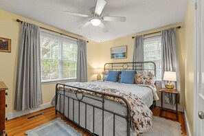 3 bedrooms, travel cot, WiFi, bed sheets - The Beaufort Pearl SC (Beaufort)