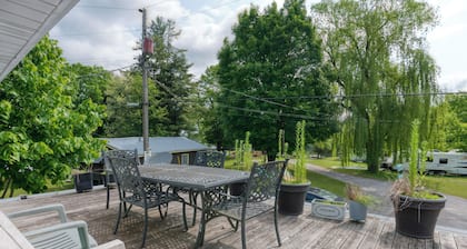 4-BR Luxurious Lake-house.