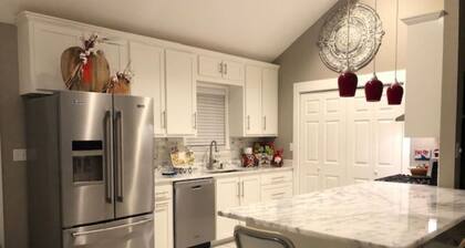 Charming 2-bedroom house - Walking distance to all sporting venues at Ole Miss!!