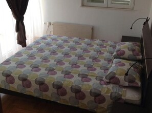 2 chambres, fer et planche à repasser, accès à Internet, literie fournie