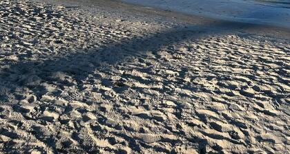 New! Modern, completely renovated vacation bungalow in a quiet and central location!