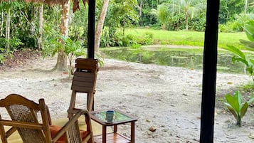 Bungalou, balcó, vistes al pati | Terrassa o pati