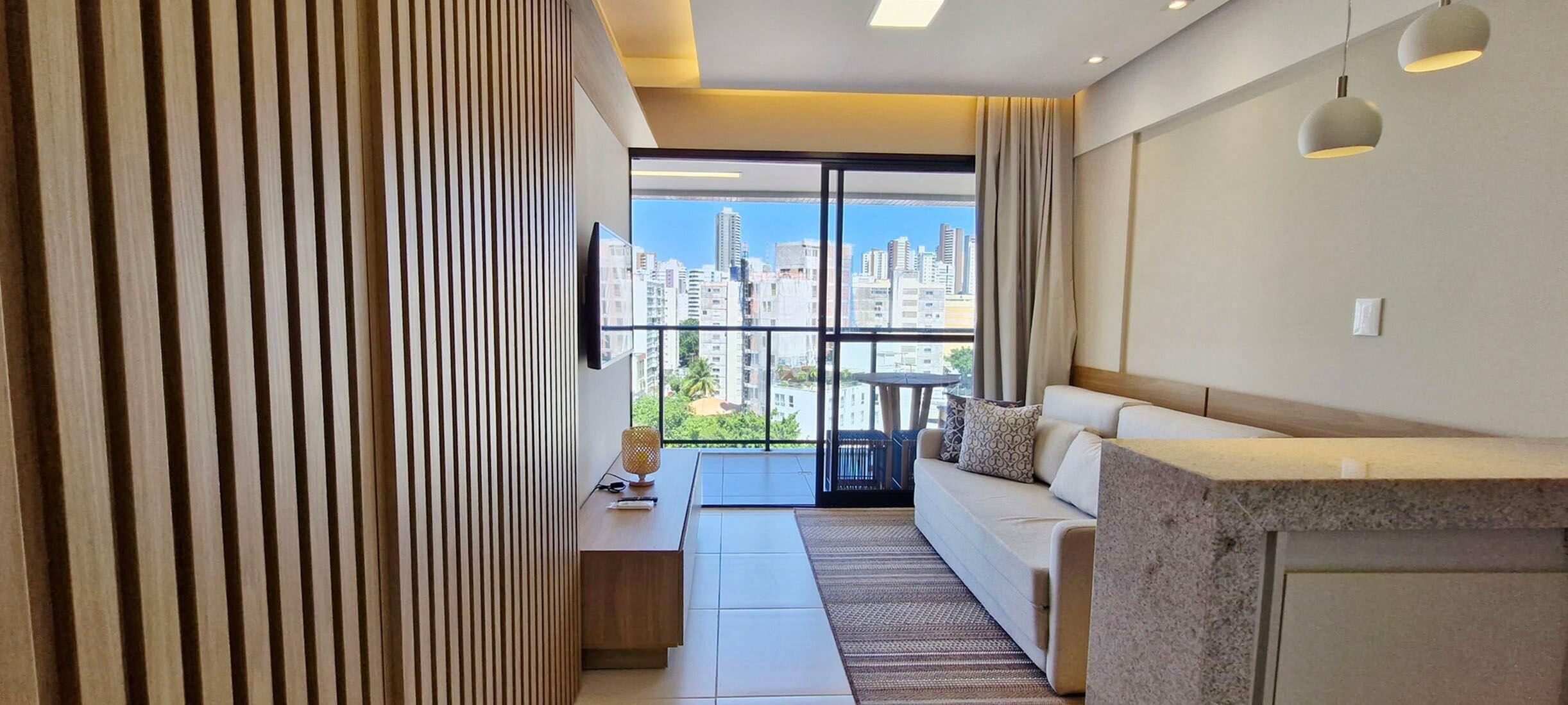 舒適公寓 | 起居區 | 40-吋智慧型電視、數位頻道、Netflix、串流服務