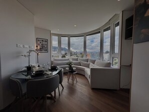 普通公寓 | 2 間睡房、書桌、手提電腦工作空間、遮光窗簾/窗簾