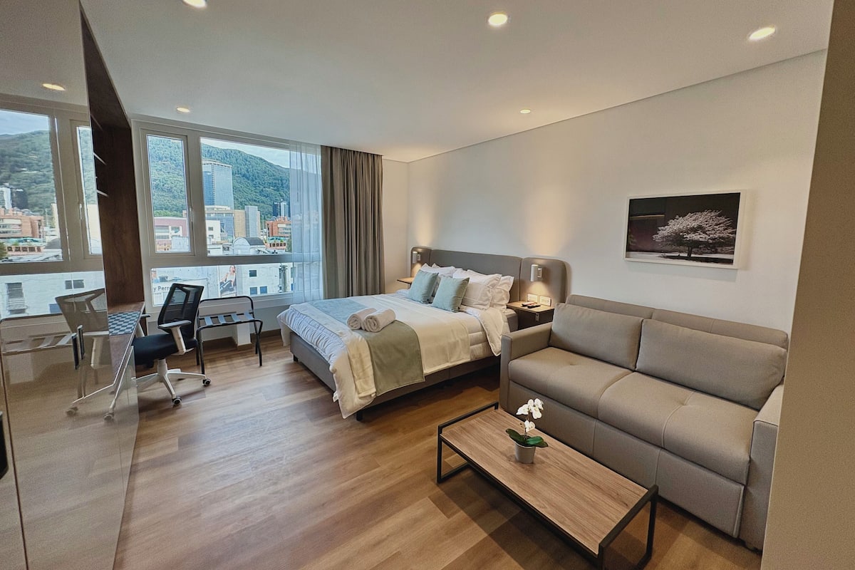 Comfort Apartment, City View | 2 bilik tidur, meja, ruang kerja komputer riba