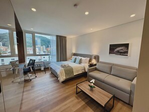 Comfort Apartment, City View | Desk, laptop workspace, blackout curtains, soundproofing - VOU by Wellcome (Bogotá)