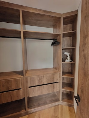 Junior Apartment | 2 bilik tidur, meja, ruang kerja komputer riba