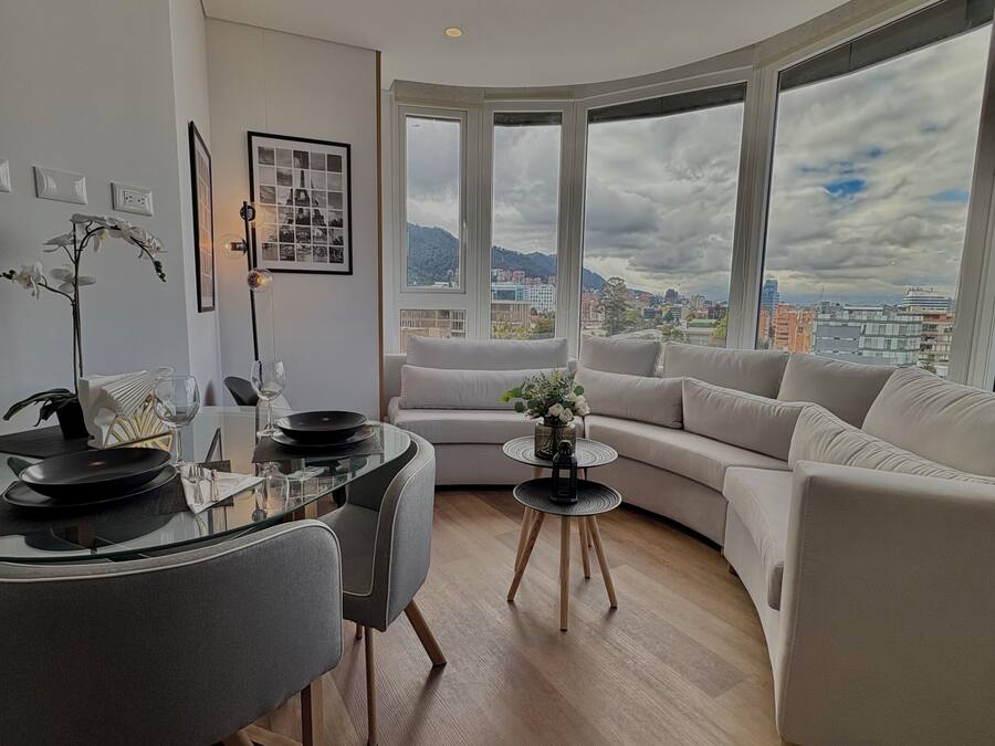 Junior Apartment | Desk, laptop workspace, blackout drapes, soundproofing