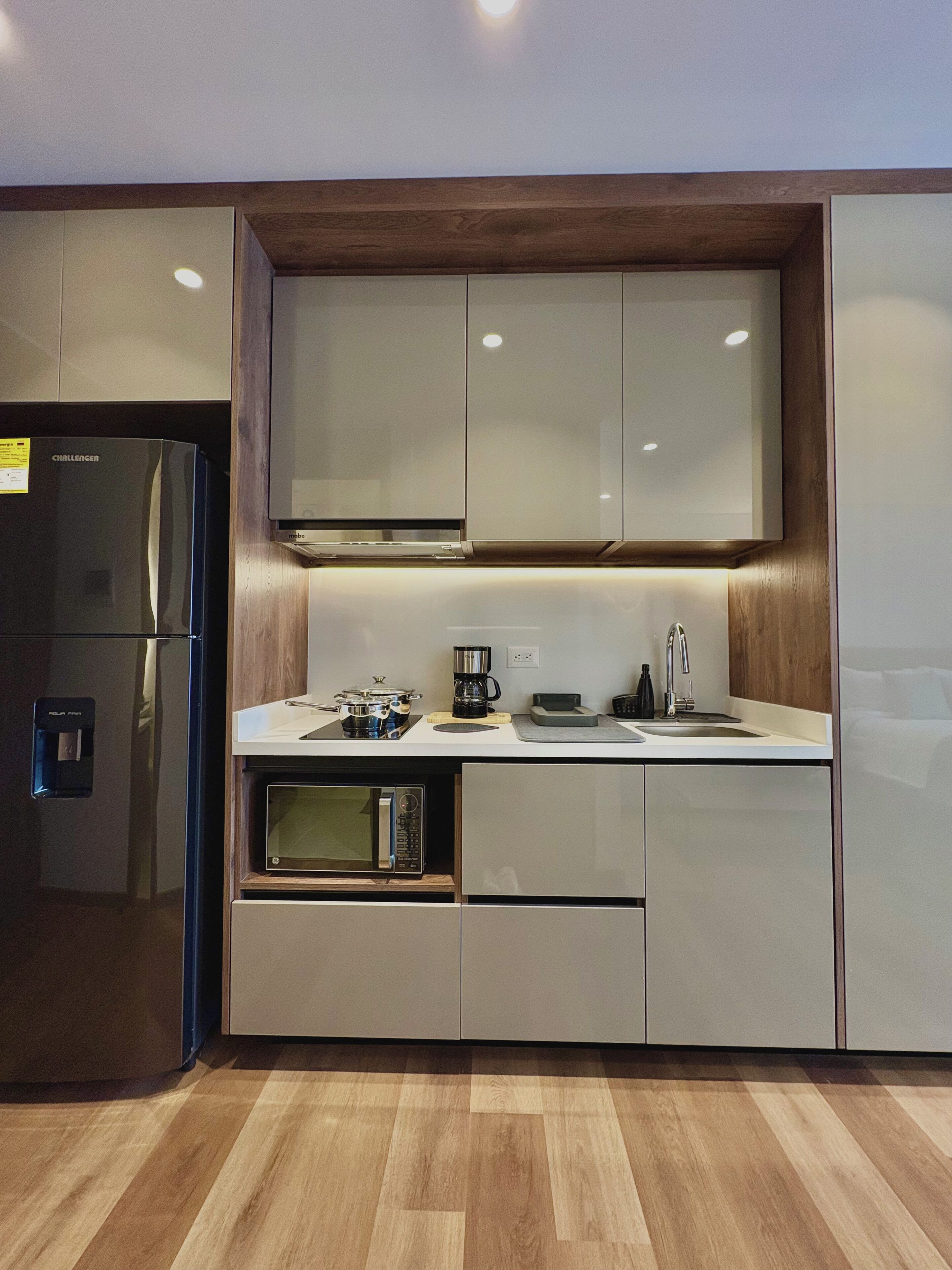 Comfort Apartment, City View | Private kitchen | Full-sized fridge, microwave, stovetop, cookware/dishes/utensils