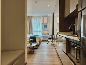Standard Apartment | 2 bilik tidur, meja, ruang kerja komputer riba