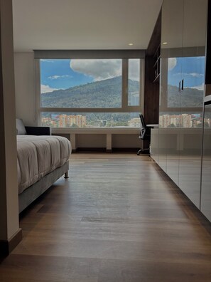 Deluxe-Apartment | 2 Schlafzimmer, Schreibtisch, laptopgeeigneter Arbeitsplatz