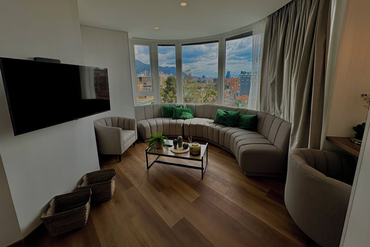 Elite Apartment, City View | 2 bilik tidur, meja, ruang kerja komputer riba
