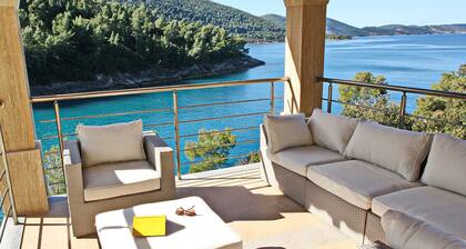 Charming Serene Beachfront Villa for 8 With Private Pool