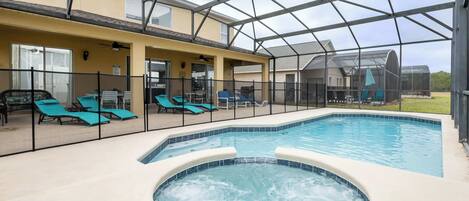 Outdoor pool, pool loungers