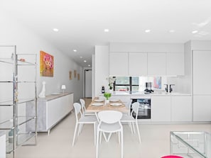 Fridge, stovetop