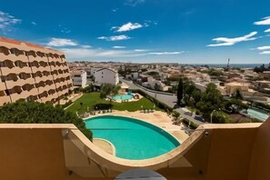 Outdoor pool - Vila Gale Atlantico (Guia)