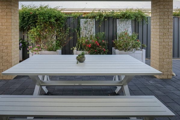 Outdoor dining