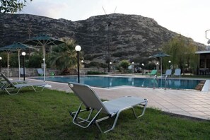 Outdoor pool - Matala Dimitris Resort (Matala)