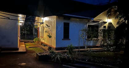 Jo’s Place Entebbe – Birdwatching & Lake View Spacious 6-bedroom house with WiFi