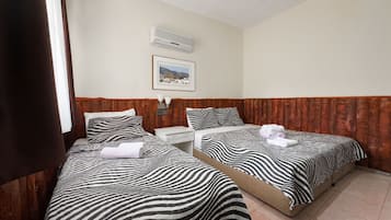Free WiFi, bed sheets