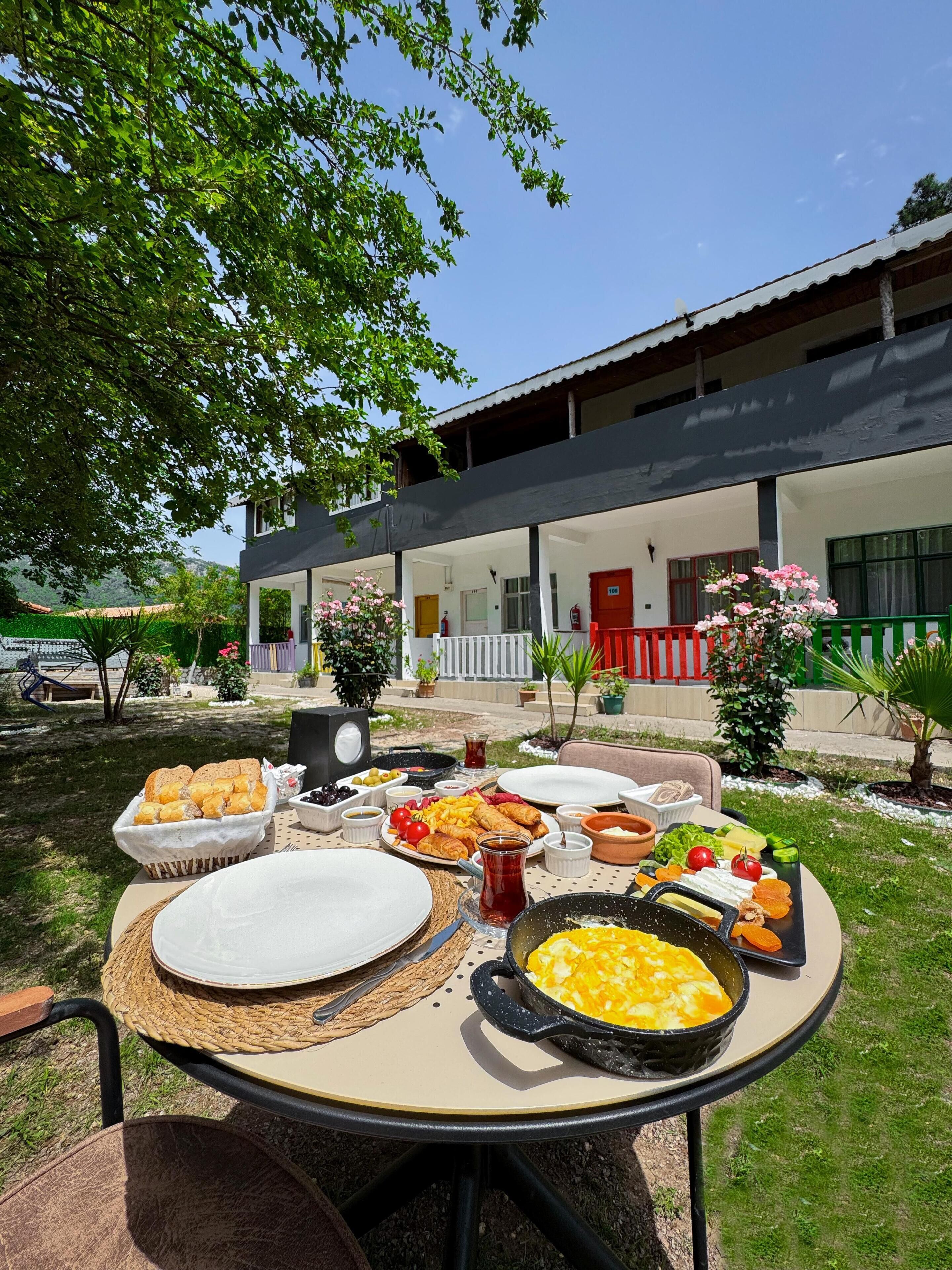 Free daily cooked-to-order breakfast