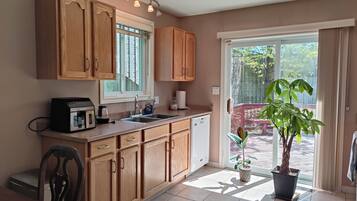 Micro-ondes, four, plaque de cuisson, lave-vaisselle