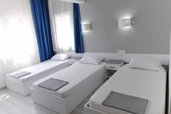 Cots/infant beds
