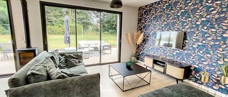 TV, DVD player, books