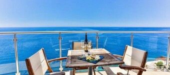 Prestige Apartment - Sea View, Private Beach, Pools & Fitness