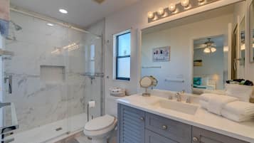 House, Multiple Beds, Patio, Garden View (Break Of Dawne) | Bathroom