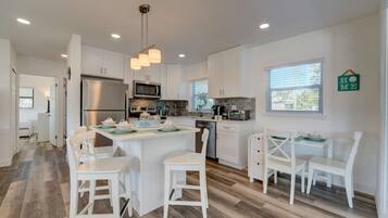 House, Multiple Beds, Patio, Garden View (Break Of Dawne) | Dining