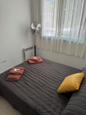 1 bedroom, WiFi, bed sheets - Daily rental (Bahía Blanca)