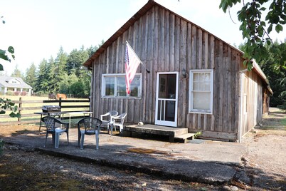 Rustic Cabin on 140-acre Working Cattle Ranch