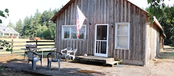 Rustic Cabin on 140-acre Working Cattle Ranch