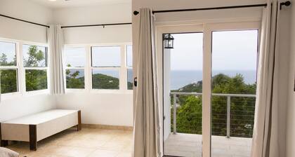 2 bed, 2 bath with pool access overlooking Cruz Bay