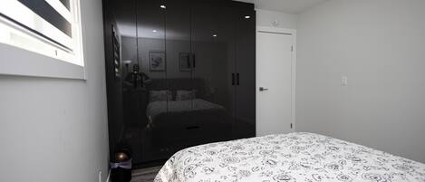 3 chambres, fer et planche à repasser, Wi-Fi, draps fournis
