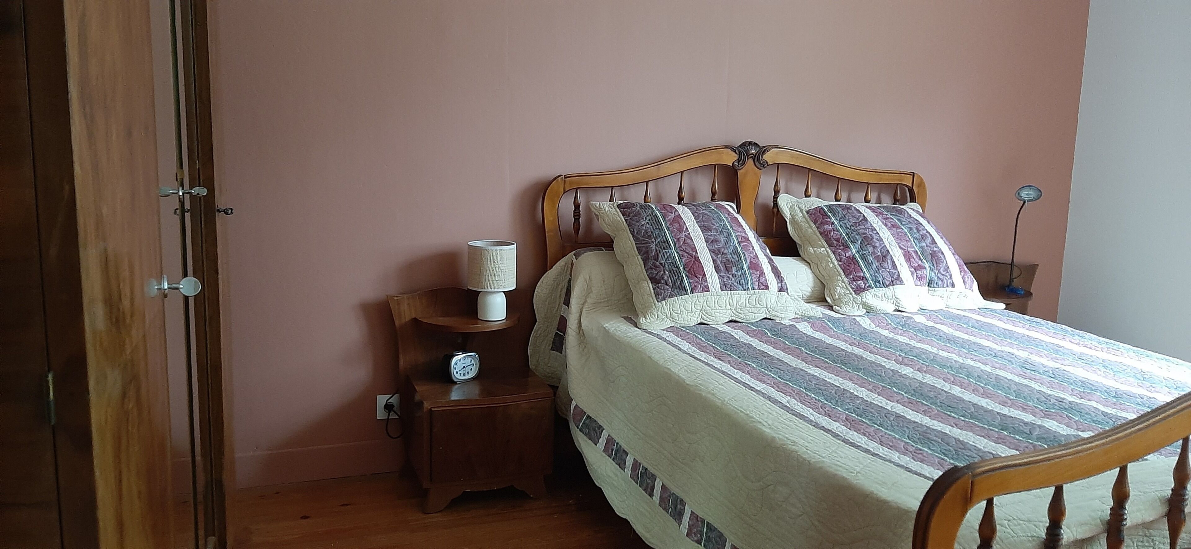 3 chambres, fer et planche à repasser, draps fournis