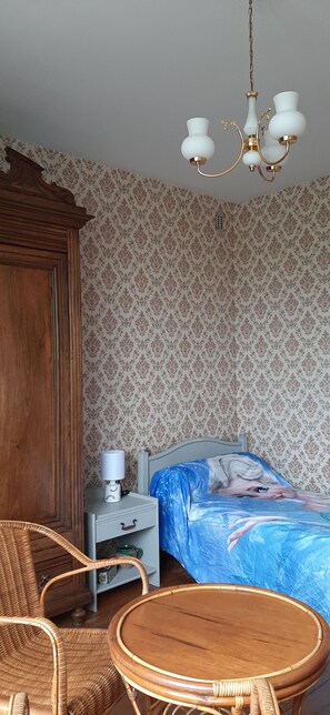 3 Schlafzimmer, Bügeleisen/Bügelbrett, Bettwäsche