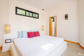 4 bedrooms, iron/ironing board, WiFi, bed sheets - Modern Casita Close to the Sea in Playa Langosta, Tamarindo (Playa Langosta)