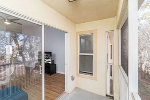 Appart'hôtel, plusieurs lits, balcon, vue jardin (Celebrate at Club Cortile) | Intérieur
