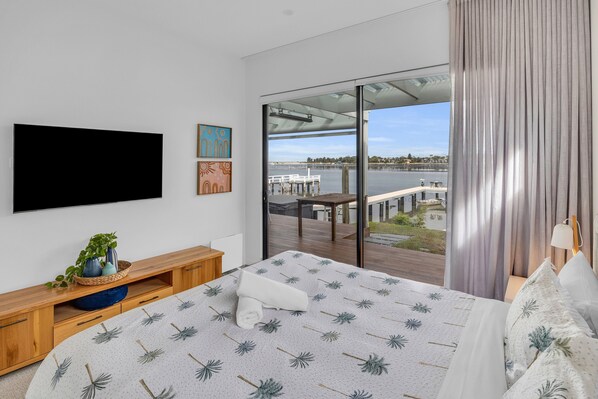 3 bedrooms, iron/ironing board, Internet, bed sheets