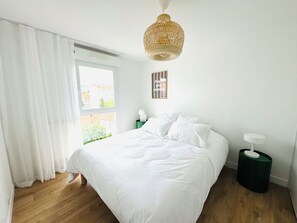 2 chambres, fer et planche à repasser, accès Internet, draps fournis