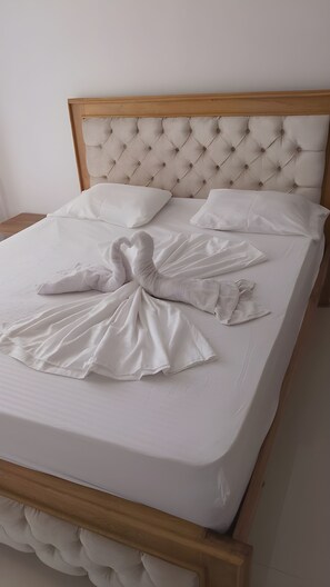 3 quartos, ferros/tábuas de passar roupa, Wi-Fi, roupa de cama