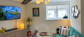 Very best location - Luxury boutique flat by river